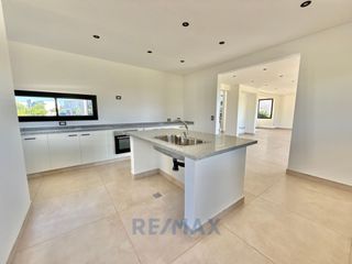 Foto 8 de CASA 4 AMB EN VENTA HARAS SANTA MARIA EL MOLINO