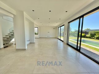 Foto 15 de CASA 4 AMB EN VENTA HARAS SANTA MARIA EL MOLINO