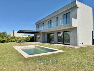 Foto 43 de CASA 4 AMB EN VENTA HARAS SANTA MARIA EL MOLINO