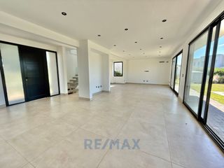 Foto 17 de CASA 4 AMB EN VENTA HARAS SANTA MARIA EL MOLINO