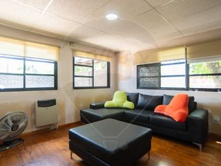 Foto 9 de Casa en venta de 1 dormitorio y cochera en Abasto.