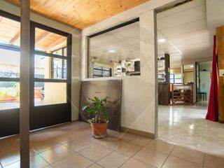 Foto 4 de Casa en venta de 1 dormitorio y cochera en Abasto.