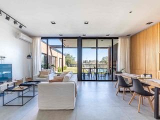 Foto 1 de Casa en Venta en El Cantón - Barrio Islas