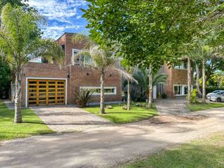 Foto 71 de VENTA CASA 6 AMB CON PILETA EN BARRIO ALAMO ALTO!