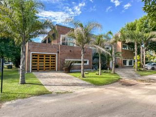 Foto 73 de VENTA CASA 6 AMB CON PILETA EN BARRIO ALAMO ALTO!