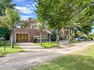 Foto 72 de VENTA CASA 6 AMB CON PILETA EN BARRIO ALAMO ALTO!