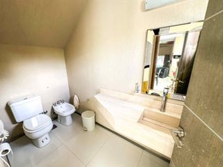 Foto 19 de VENTA CASA 6 AMB CON PILETA EN BARRIO ALAMO ALTO!