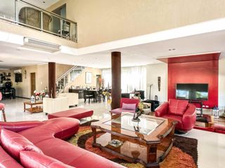 Foto 10 de VENTA CASA 6 AMB CON PILETA EN BARRIO ALAMO ALTO!