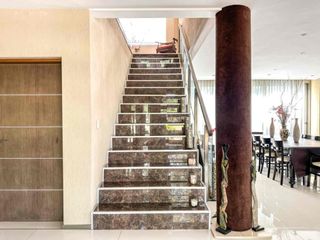 Foto 18 de VENTA CASA 6 AMB CON PILETA EN BARRIO ALAMO ALTO!