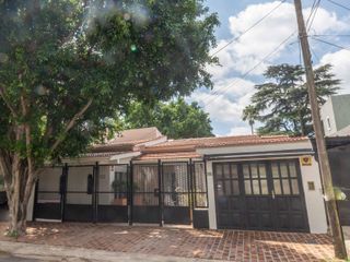 Foto 1 de Casa en venta en Don Torcuato Oportunidad!