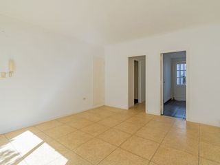Foto 3 de Venta PH 2 Ambientes patio parrilla Zona Chauvin