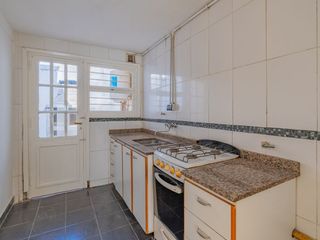 Foto 7 de Venta PH 2 Ambientes patio parrilla Zona Chauvin