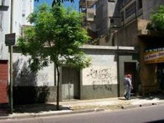 Foto 2 de CASA A REFACCIONAR TOTALMENTE-GRANDES MEDIDAS-