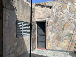 Foto 2 de CASA en VENTA, 2 DORMITORIOS, PATIO y PARRILLA