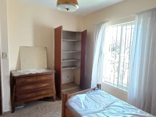 Foto 4 de Casa en venta 2 dormitorios Tolosa cochera parque