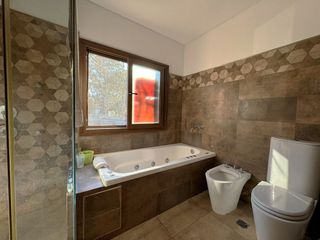 Foto 31 de Venta casa de 7 amb en Fincas el Lago Escobar