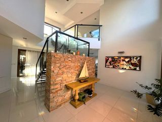 Foto 3 de Venta casa de 7 amb en Fincas el Lago Escobar