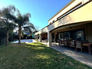 Foto 49 de Venta casa de 7 amb en Fincas el Lago Escobar