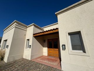 Foto 5 de Casa de una planta en lote interna, Canton Puerto