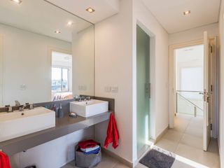 Foto 32 de VENTA CASA 6 AMB AL LAGO PISCINA MUELLE EL CANTON