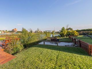Foto 52 de VENTA CASA 6 AMB AL LAGO PISCINA MUELLE EL CANTON