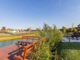 Foto 54 de VENTA CASA 6 AMB AL LAGO PISCINA MUELLE EL CANTON