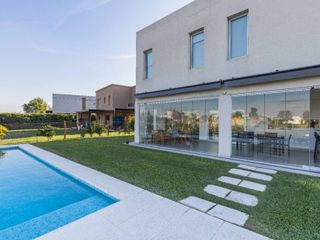 Foto 47 de VENTA CASA 6 AMB AL LAGO PISCINA MUELLE EL CANTON
