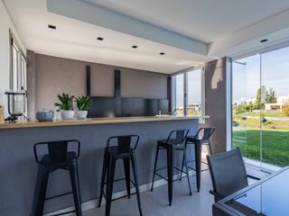 Foto 37 de VENTA CASA 6 AMB AL LAGO PISCINA MUELLE EL CANTON