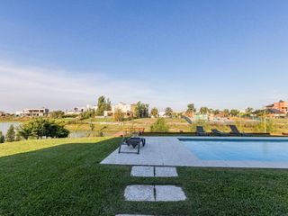 Foto 46 de VENTA CASA 6 AMB AL LAGO PISCINA MUELLE EL CANTON