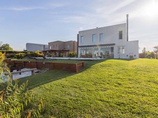 Foto 57 de VENTA CASA 6 AMB AL LAGO PISCINA MUELLE EL CANTON