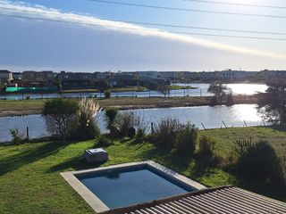 Foto 2 de VENTA CASA 5 AMB A LAGUNA SAN FRANCISCO VILLANUEVA