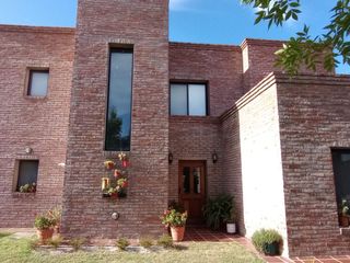 Foto 3 de VENTA CASA 5 AMB A LAGUNA SAN FRANCISCO VILLANUEVA
