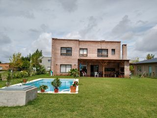Foto 1 de VENTA CASA 5 AMB A LAGUNA SAN FRANCISCO VILLANUEVA