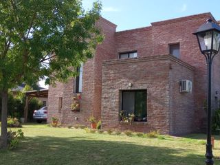 Foto 4 de VENTA CASA 5 AMB A LAGUNA SAN FRANCISCO VILLANUEVA