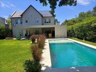Foto 2 de Venta Casa La Barra Village, Escobar Apto credito