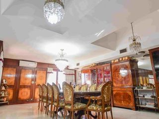 Foto 17 de Casa en venta La Plata con pileta, parque
