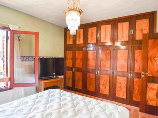 Foto 15 de Casa en venta La Plata con pileta, parque
