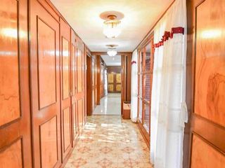 Foto 6 de Casa en venta La Plata con pileta, parque