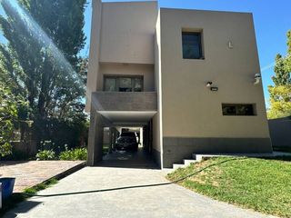Foto 48 de CASA EN VENTA 5 DORMITORIOS Y QUINCHO