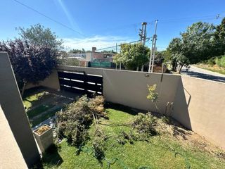 Foto 44 de CASA EN VENTA 5 DORMITORIOS Y QUINCHO