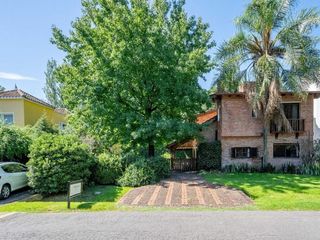 Foto 2 de Casa en venta Maschwitz Country Club doble lote