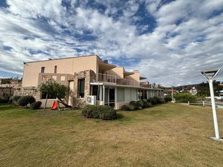 Foto 45 de VENTA CASA AMOBLADA  CARLOS PAZ CON BAJADA AL LAGO