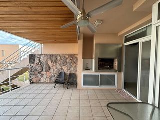Foto 32 de VENTA CASA AMOBLADA  CARLOS PAZ CON BAJADA AL LAGO