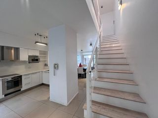 Foto 11 de VENTA CASA AMOBLADA  CARLOS PAZ CON BAJADA AL LAGO