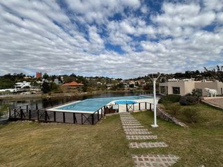 Foto 43 de VENTA CASA AMOBLADA  CARLOS PAZ CON BAJADA AL LAGO