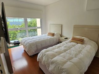 Foto 24 de VENTA CASA AMOBLADA  CARLOS PAZ CON BAJADA AL LAGO