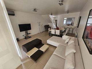 Foto 6 de VENTA CASA AMOBLADA  CARLOS PAZ CON BAJADA AL LAGO