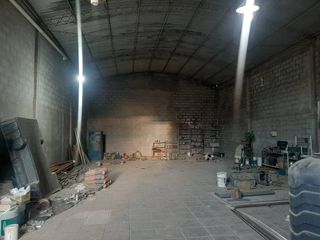 Foto 3 de ALQUILER DE 2 GALPONES CON OFICINAS