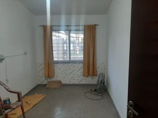 Foto 14 de ALQUILER DE 2 GALPONES CON OFICINAS