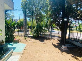 Foto 5 de CASA DE 4 AMBIENTES CON INGRESO POR DOS CALLES